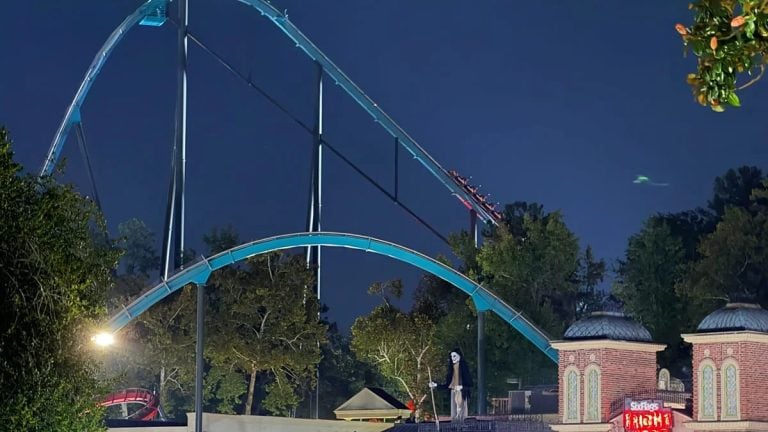 Six Flags prévoit d'installer des ceintures sur Goliath et d'autres manèges