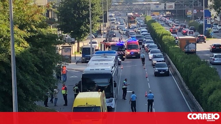 Collision entre deux bus et une voiture fait 19 blessés