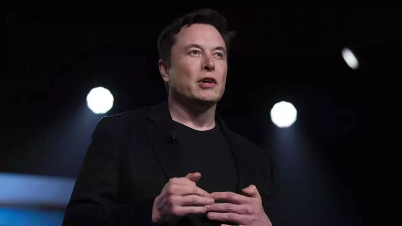 Elon Musk conteste le nombre de lancements lunaires prévus par la NASA