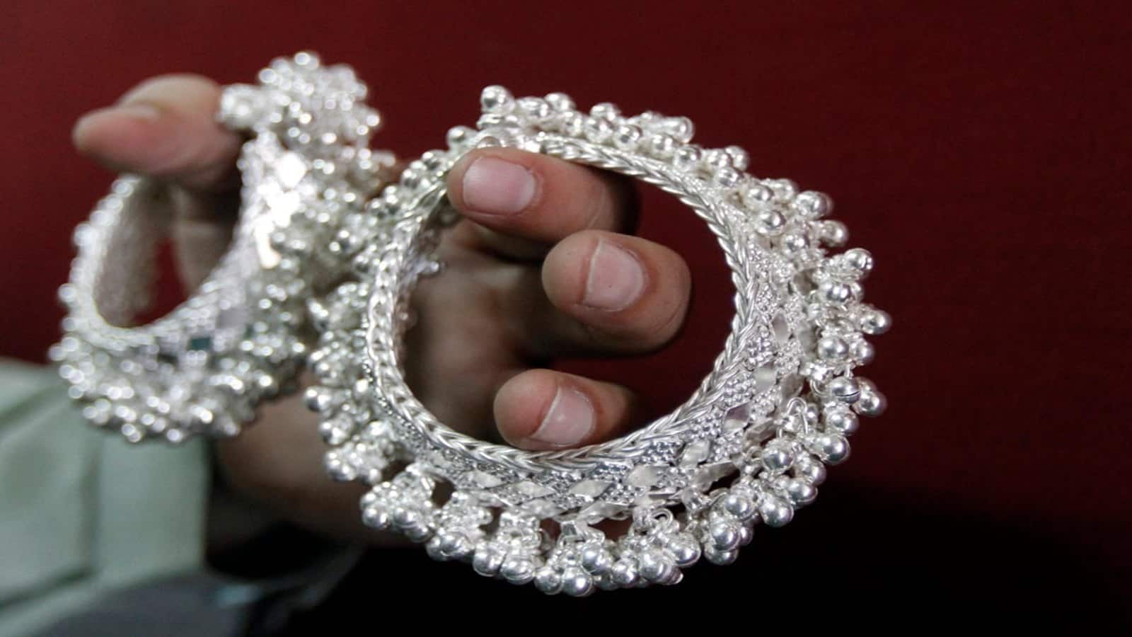 Cours de l'argent et de l'or en baisse sur le marché indien
