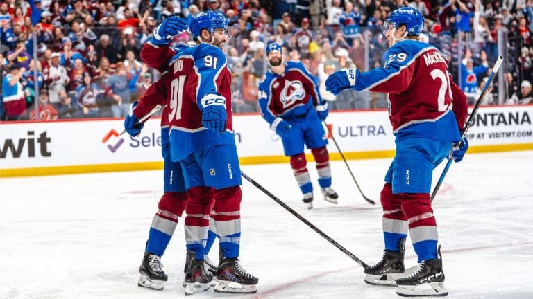 Colorado Avalanche battent les New Jersey Devils 5-2 à Denver