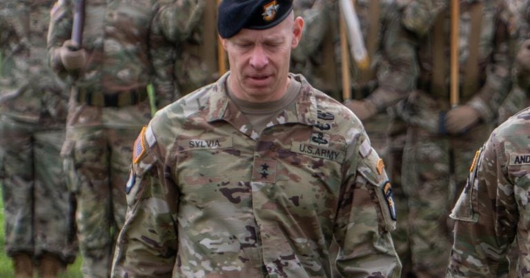 Pete Hegseth destitue le général Brett Sylvia au Pentagone
